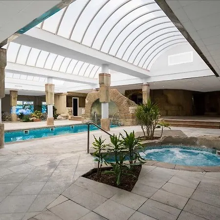 Luxury Townhouse 200m To Beach Сasa de vacaciones Estepona