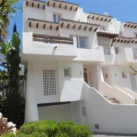 Luxury Townhouse 200m To Beach