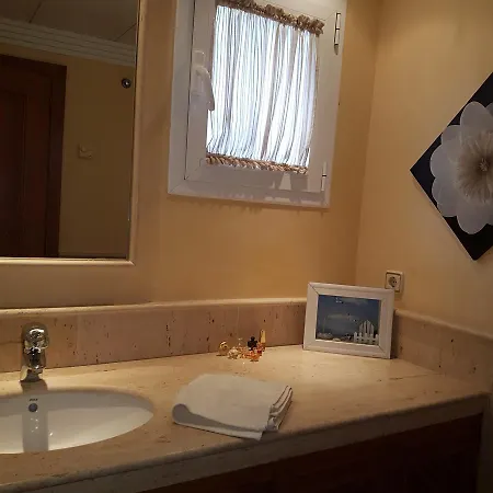 Luxury Townhouse 200m To Beach Holiday home *