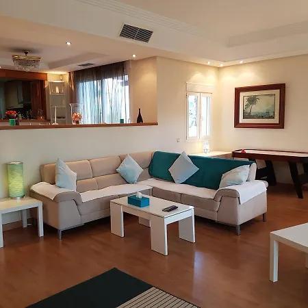 Luxury Townhouse 200m To Beach Holiday home *