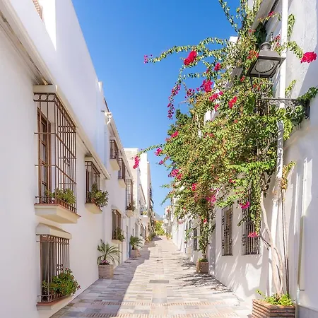 Luxury Townhouse 200m To Beach Estepona