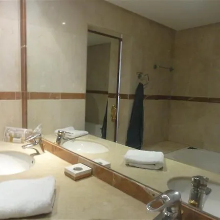 Luxury Townhouse 200m To Beach Holiday home