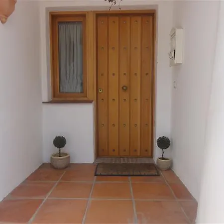 Luxury Townhouse 200m To Beach