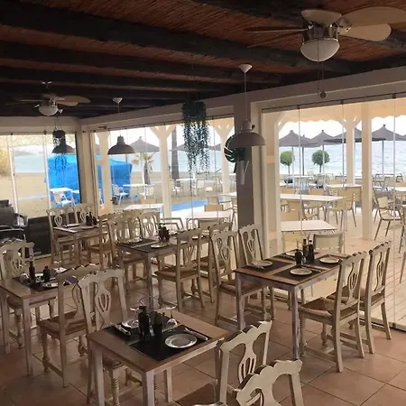 Luxury Townhouse 200m To Beach *